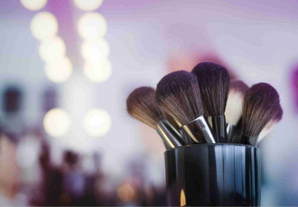 Cómo limpiar las brochas de maquillaje